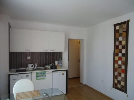 Кухненски кът в студио с намалена цена в Villa Astoria в Елените