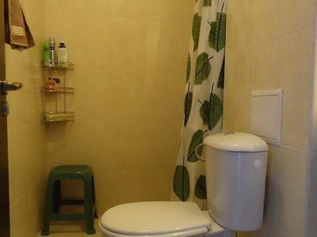 WC в студио за продажба в Villa Astoria