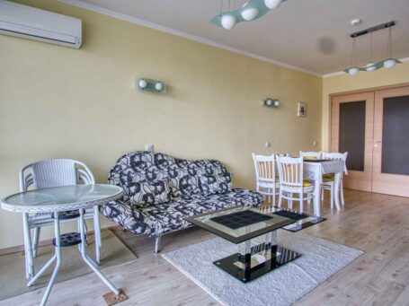 Id 62 Гостиная в трехкомнатной квартире на продажу в комплексе Villa Roma
