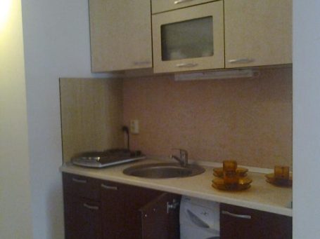 Кухненски кът в студио за продажба в комплекс в Слънчев бряг