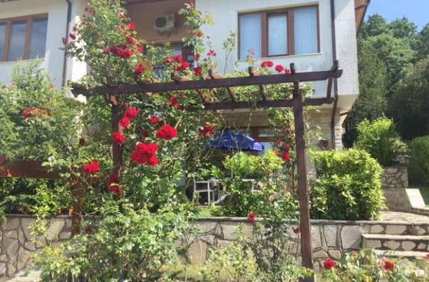 Двухэтажный дом в деревне Камчия - продажа от "Апарт Эстейт" Id 132 