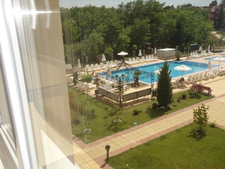 Id 66 Гледка от прозорците на апартамента в Lifestyle Deluxe Несебър