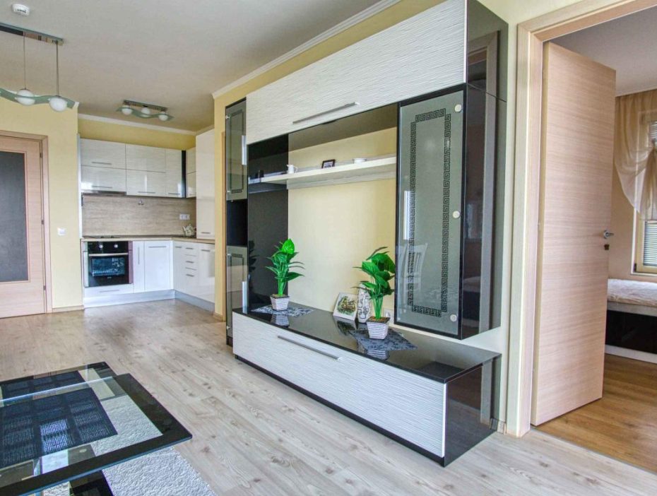 Id 62 Тристаен апартамент на първа линия на морето във Villa Roma Несебър