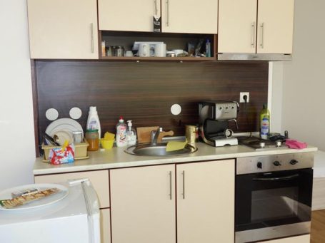 Обзаведена кухня  на апартамента в Vigo Beach Несебър