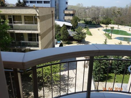 Id 60 Гледка от апартамента към басейн и парк в комплекс Вилла Рома  в Несебър 
