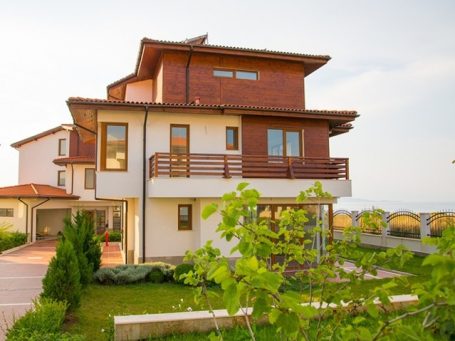 Вила в вилно селище Тракийски Бряг Лозенец -  продажба от "Апарт Естейт"