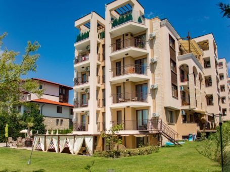 Порто Парадисо - имоти за продажба в Свети Влас