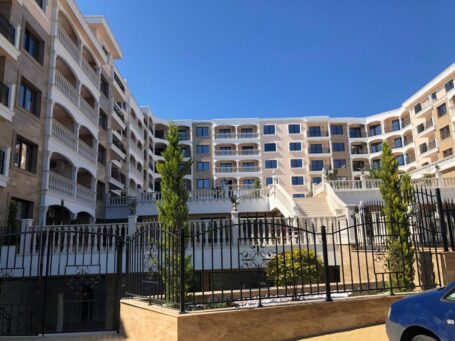 Id 215 Внутренний двор в комплексе Valencia Gardens