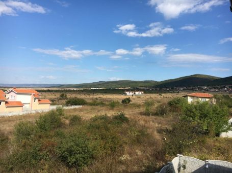 Изглед от прозорци на местност Чолакова Чешма - недвижими имоти в Кошарица
