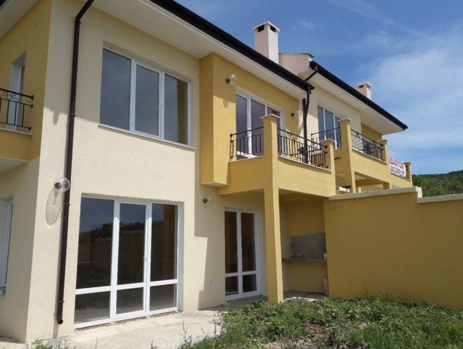 Къща за продажба в Кошарица навън Id 232 