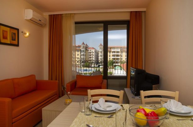 Id 255 Пример меблировки гостиной в квартире на продажу в Royal Sun