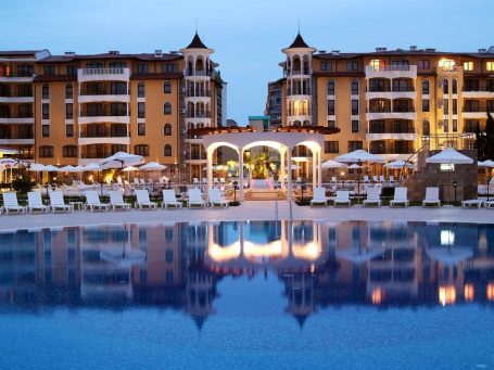 Басейн в комплекса Royal Sun - недвижими имоти за продажба в Слънчев бряг Id 255