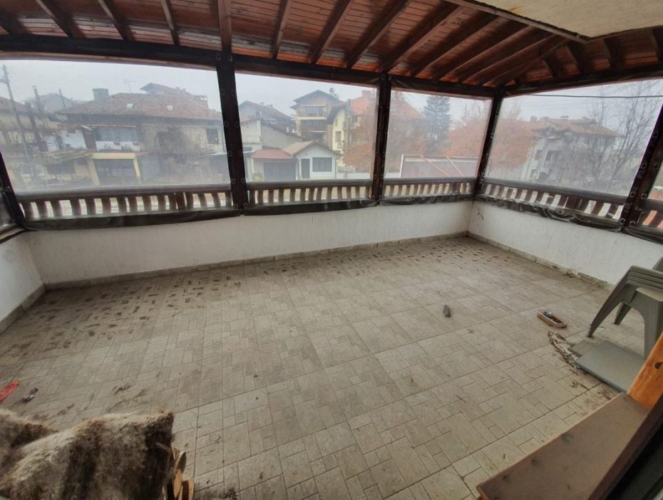 Продава се двустаен апартамент в ски курорта Банско в сграда "Мозговица" без такса поддръжка.