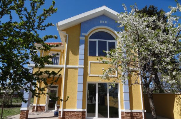 Купить дом в селе Каменар в пригороде Бурагса id 346
