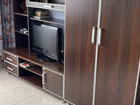 Id 370 ТВ зона и гардероб