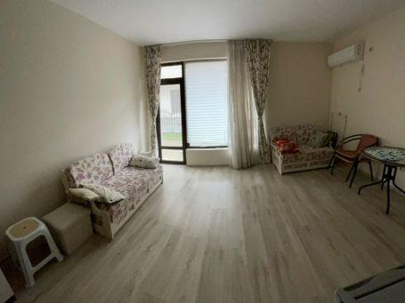 Студио в Несебър в сграда на 500 м от морето без такса поддръжка