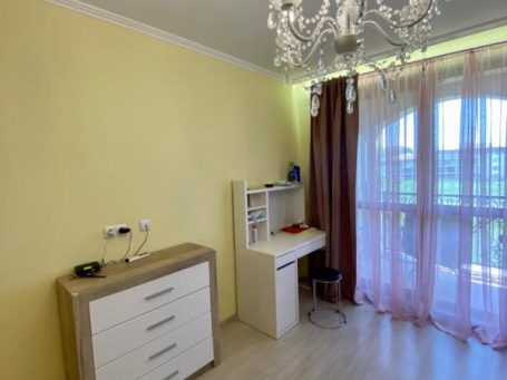 Id 483 Студио-дневна с панорамен прозорец