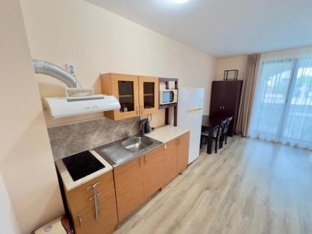 ID 550 Изглед към кухнята