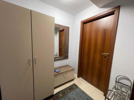 ID 519 Самостоятелен коридор, място за дрехи
