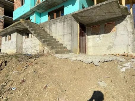 ID 561 къща във вилна зона