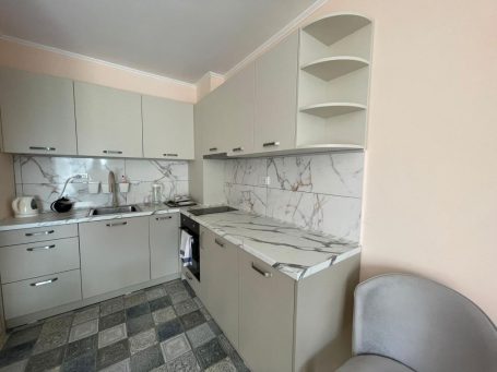 ID 581 Изглед към кухнята