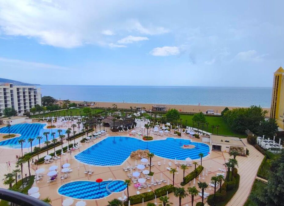 ID 693 Двухкомнатный апартамент на седьмом этаже в «Majestic Beach», Солнечный берег