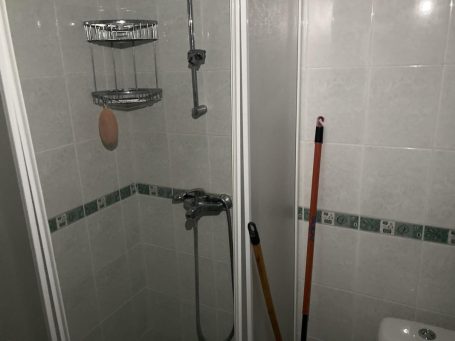 ID 720 Душ кабина в банята