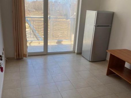 ID 593 Изглед към хола
