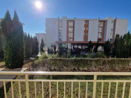 ID 711 Гледка от терасата към територията на комплекса