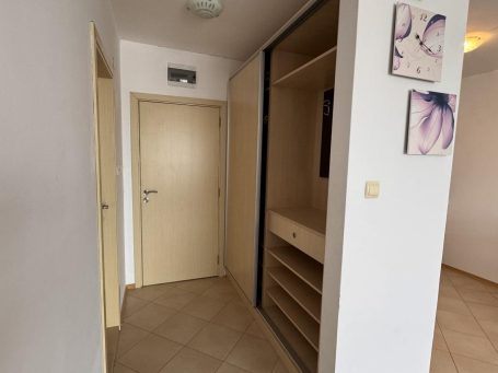 ID 697 Входно антре