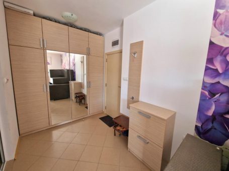 ID 606 Антре с гардероб