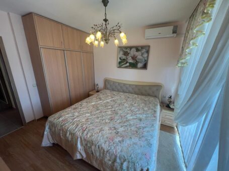 ID 716 Спальня с большой кроватью 