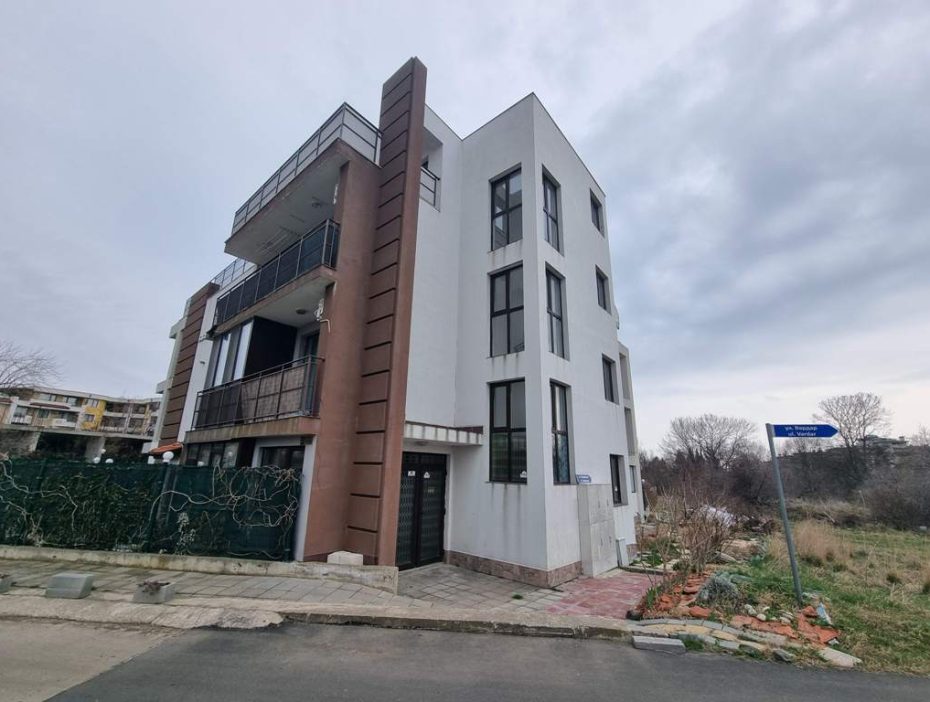 ID 792 Студио в жилищна сграда с ниска такса поддръжка в Равда