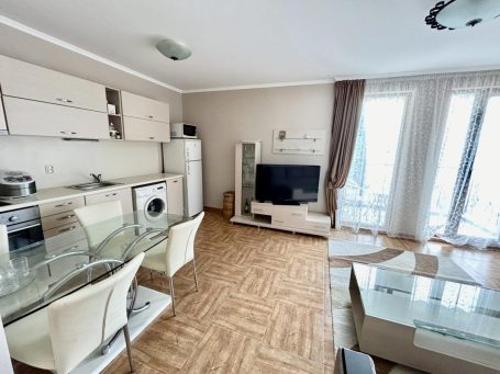 ID 766 Маса, телевизор, кухня