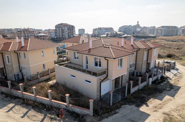 ID 811 Дом в Поморие на этапе строительства - продажа