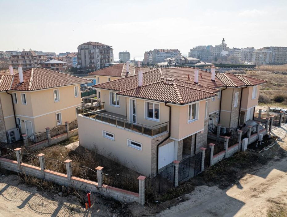 ID 811 Дом в Поморие на этапе строительства - продажа
