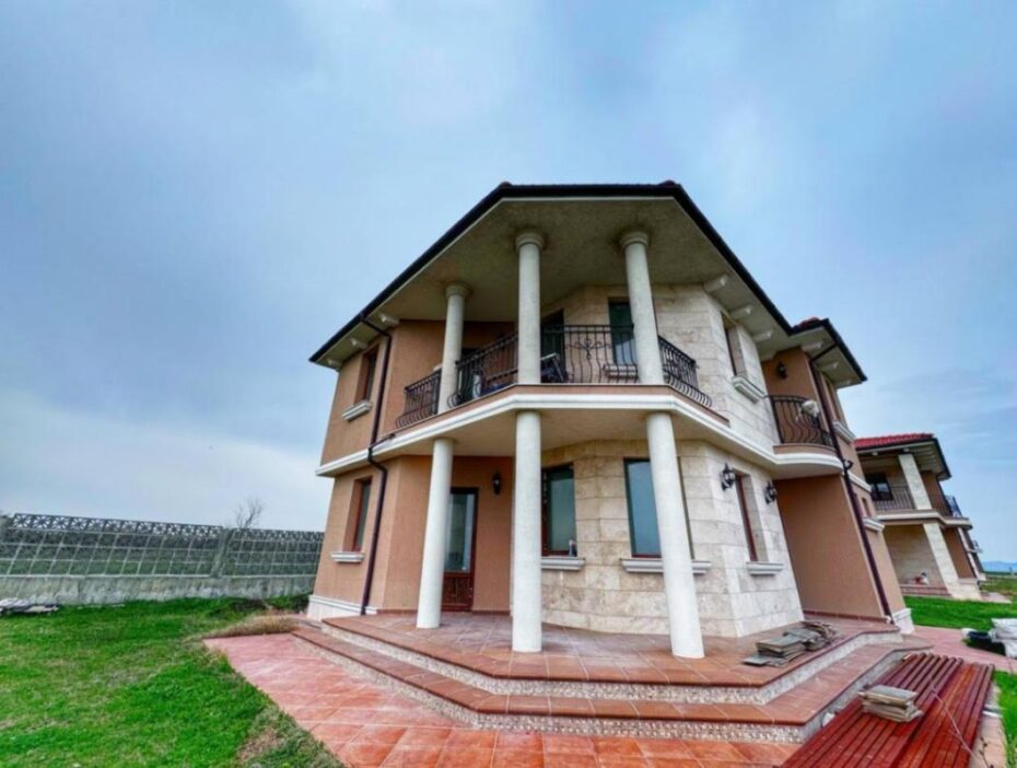 ID 812 Вилла в Поморие в комплексе «Pomorie Luxury Village» - продажа