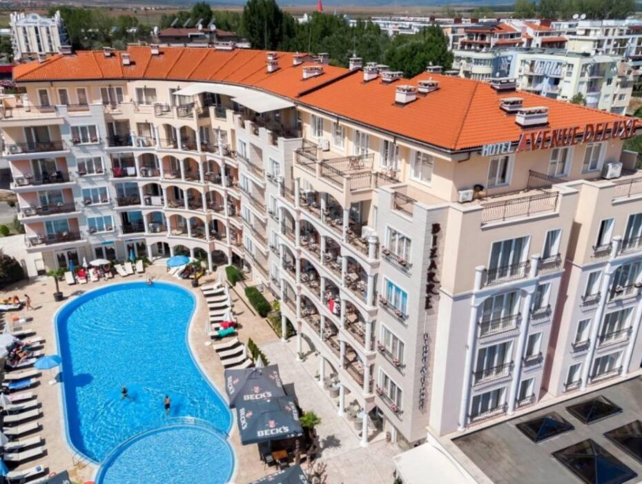 Компактные апартаменты в центре курорта Солнечный берега - продажа