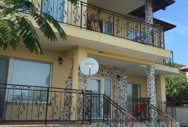 ID 827 Двухэтажный дом для круглогодичного проживания в селе Горица