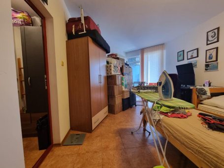 ID 868 Изглед към спалнята