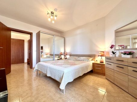 ID 889 Bedroom