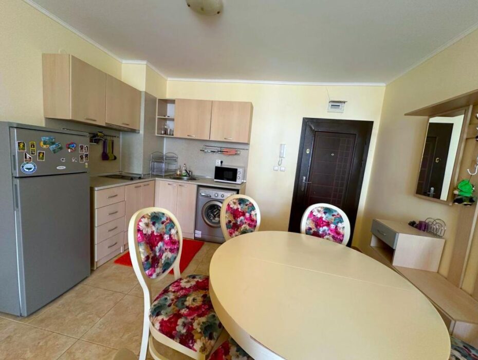 Уютные апартаменты в живописном комплексе "Apollon 6" в Равде - Apart Estate