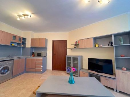 ID 866 Стена, телевизор в хола