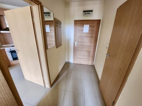 ID 911 Входно антре