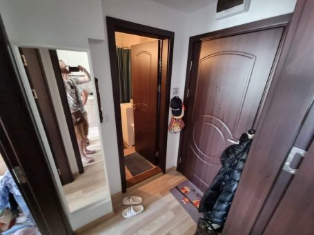ID 908 Входно антре