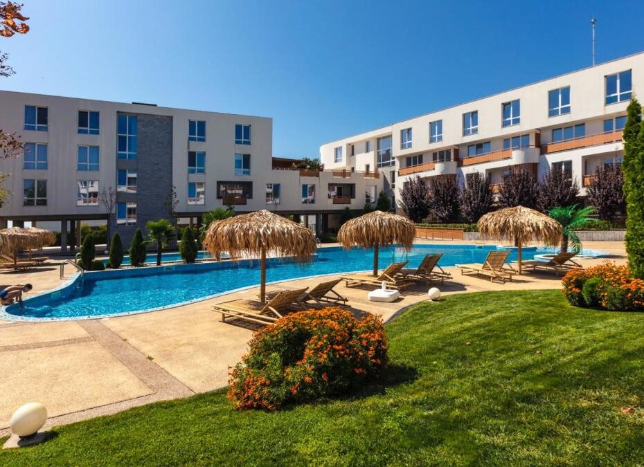 ID 918 Вид на территорию и бассейн комплекс "Las Brisas"