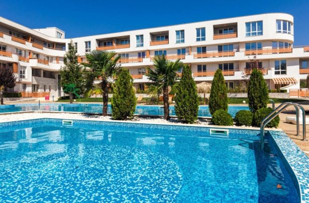 ID 919 Вид на комплекс "Las Brisas" в Сарафово