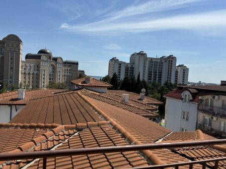 ID 974 Гледка към града от терасата