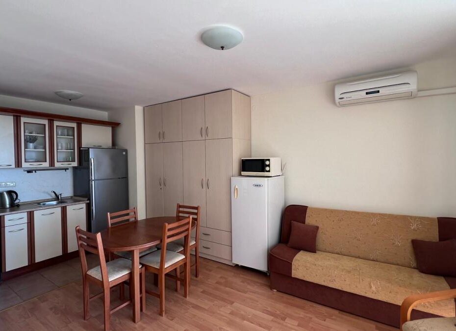 ID 1057 Двухкомнатная квартира с видом на море в Святом Власе - Apart Estate