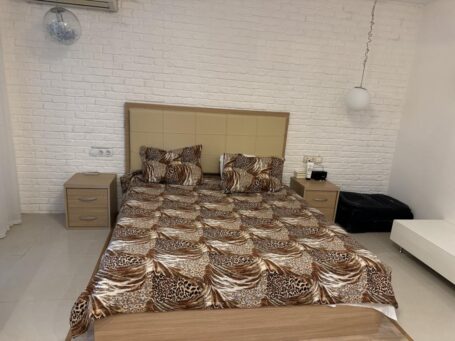 ID 1048 Кровать в спальне 